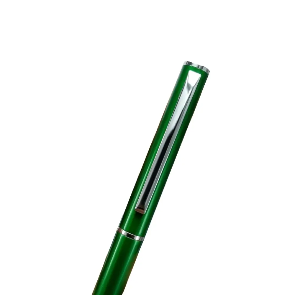 golden verde clip.webp