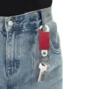 LLAVERO HANGER ROJO CON BLANCO